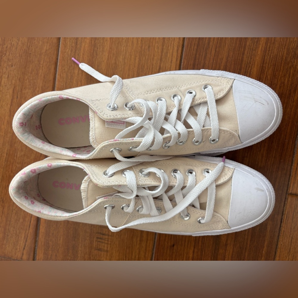 Converse Madison sneakers off white/ cream Size 11